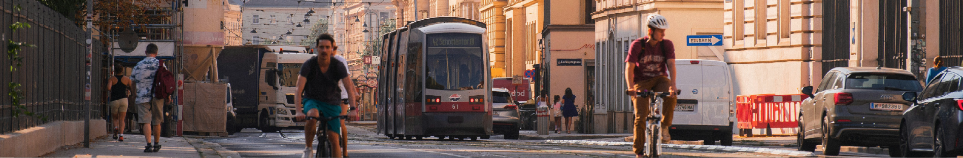 WienYaka Viyana hero